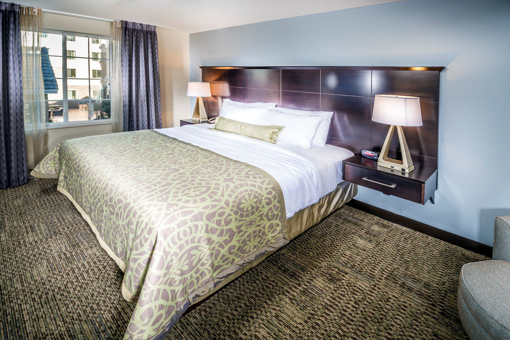 Staybridge Suites Corona South By Ihg Екстериор снимка