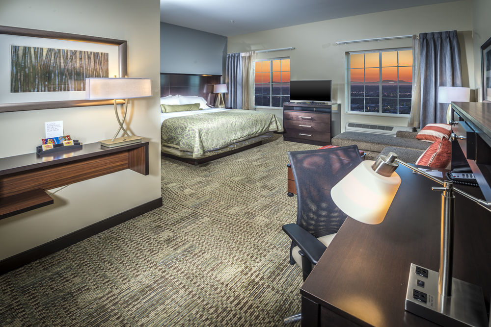 Staybridge Suites Corona South By Ihg Екстериор снимка