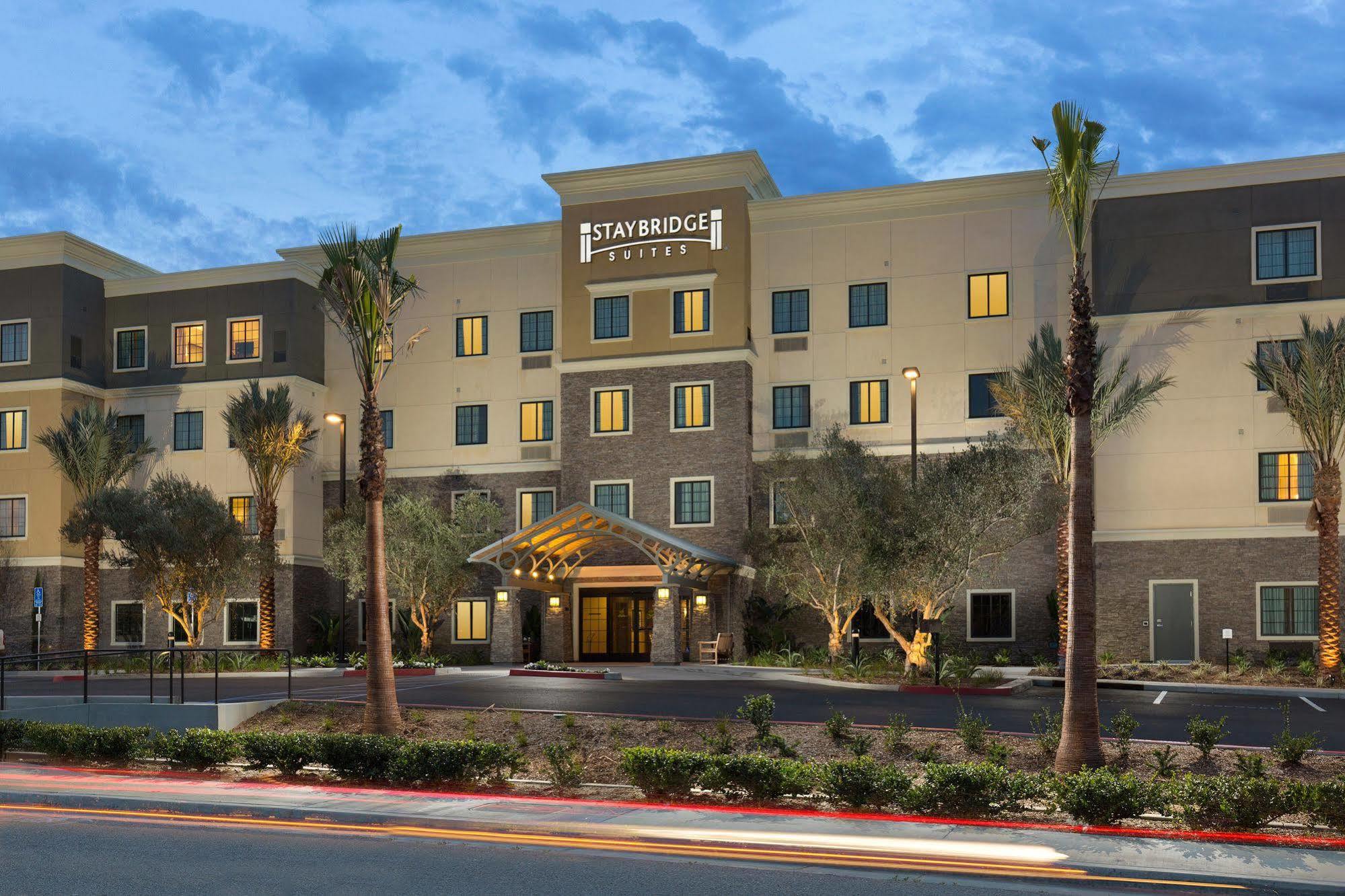Staybridge Suites Corona South By Ihg Екстериор снимка