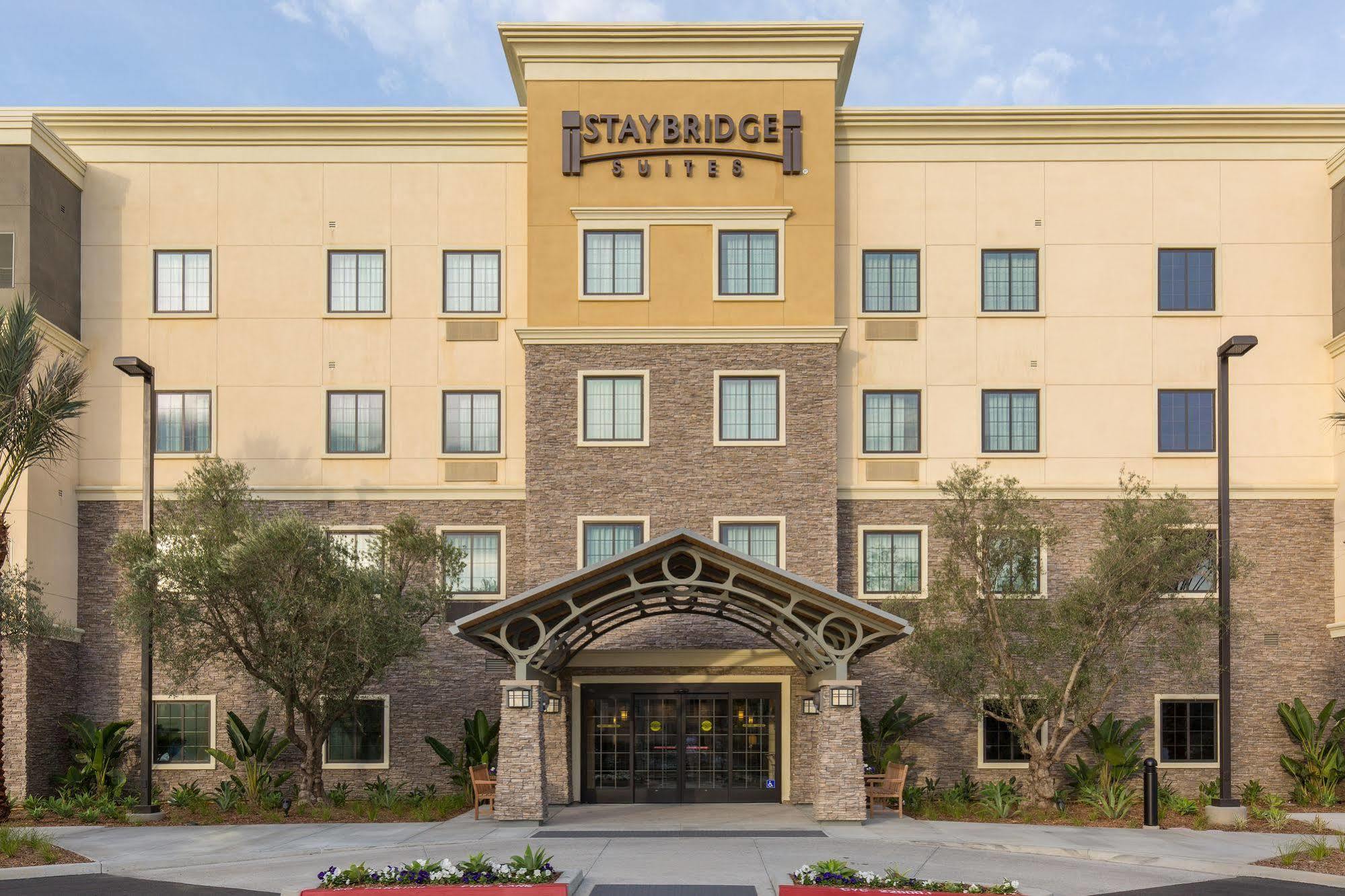 Staybridge Suites Corona South By Ihg Екстериор снимка