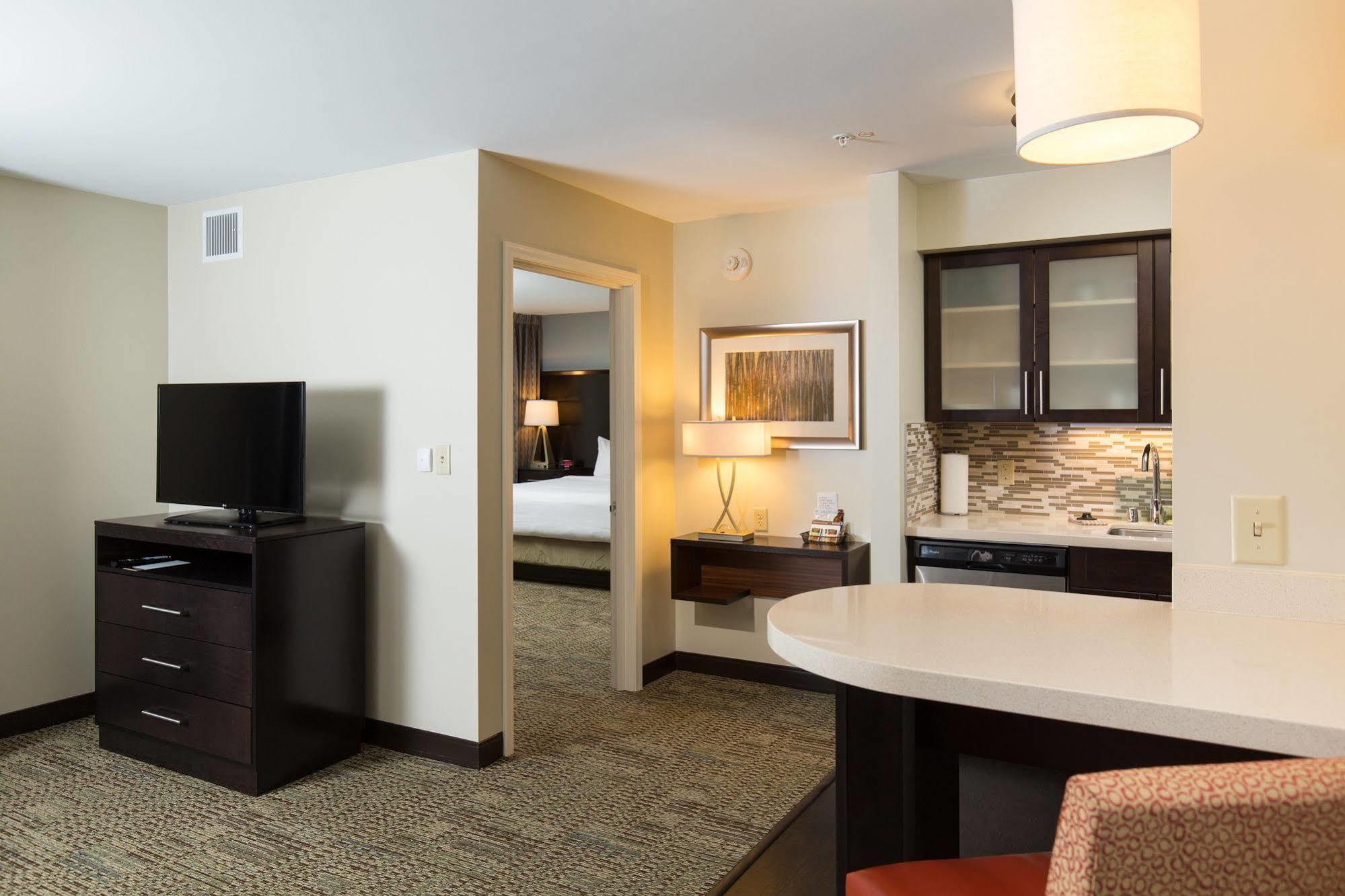 Staybridge Suites Corona South By Ihg Екстериор снимка