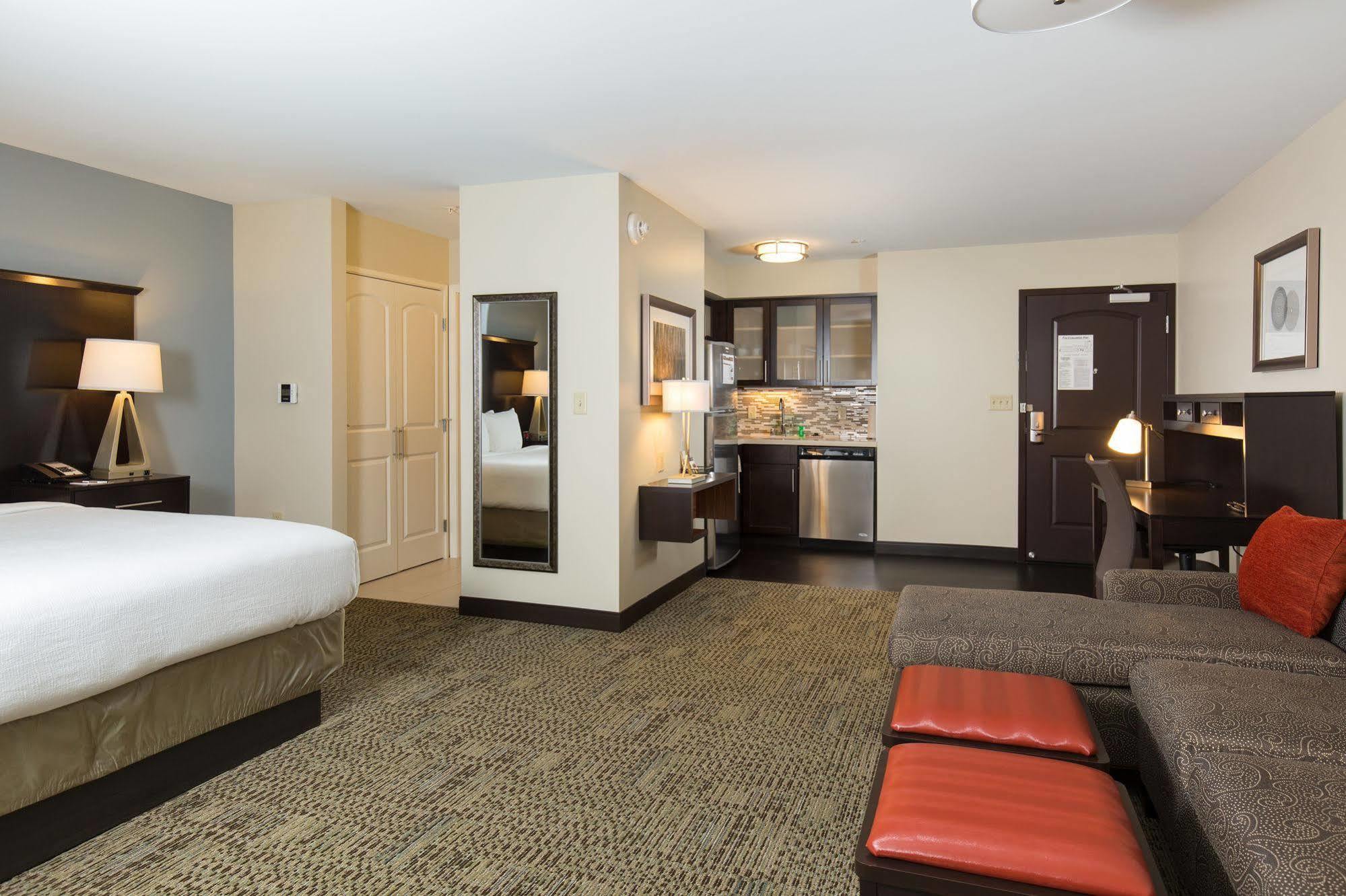 Staybridge Suites Corona South By Ihg Екстериор снимка